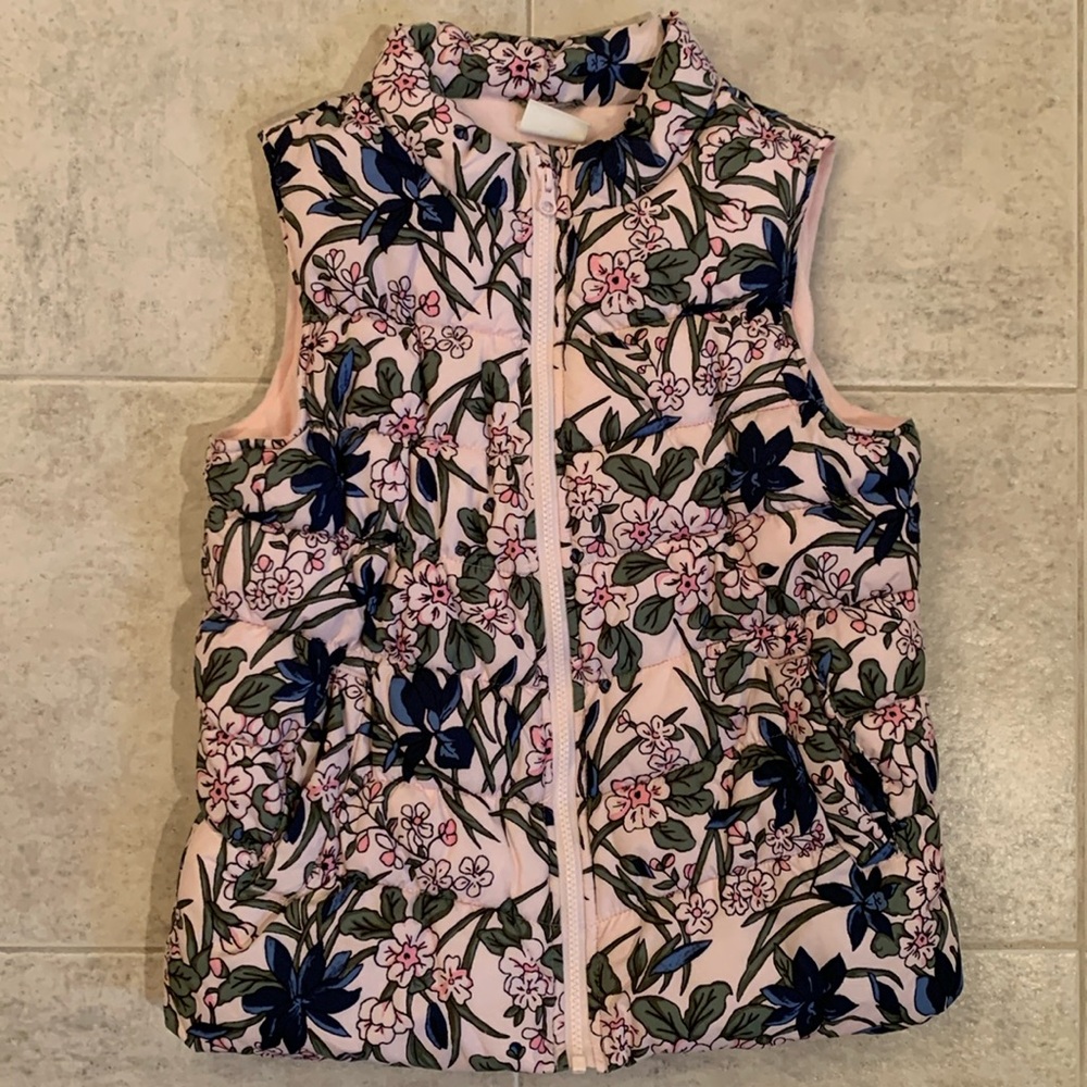 Crazy 8 Girl’s Floral puffer vest size XL (14) pink flannel lining zip up